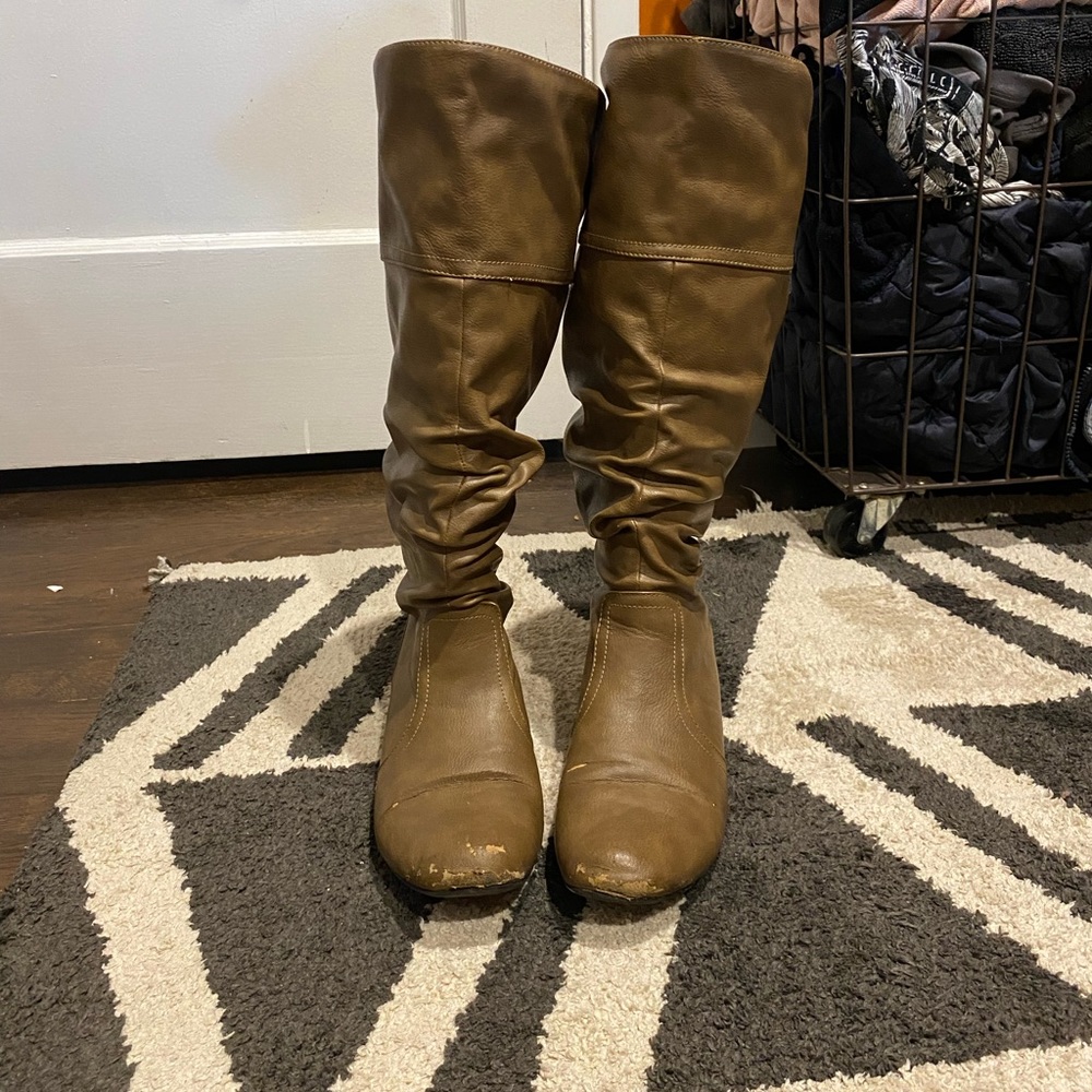 Tan slouchy boot